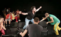 yoyo2_250x154_crop_478b24840a