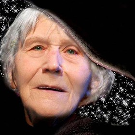 julia_280x280_crop_478b24840a