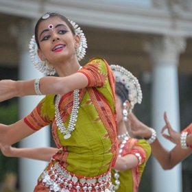 012_280x280_crop_478b24840a