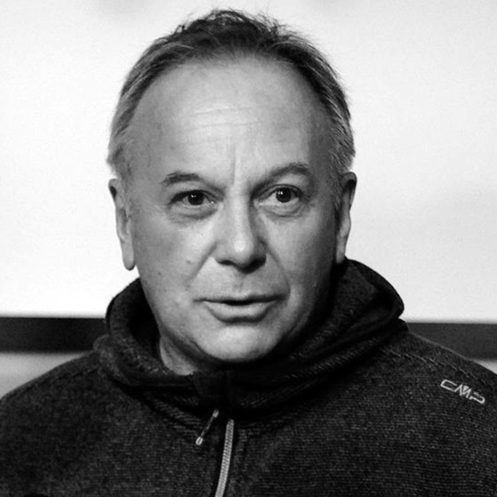 asen-avramov-homo-ludens_700x700_crop_478b24840a