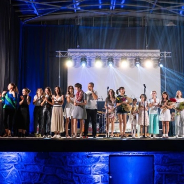 011_700x700_crop_478b24840a