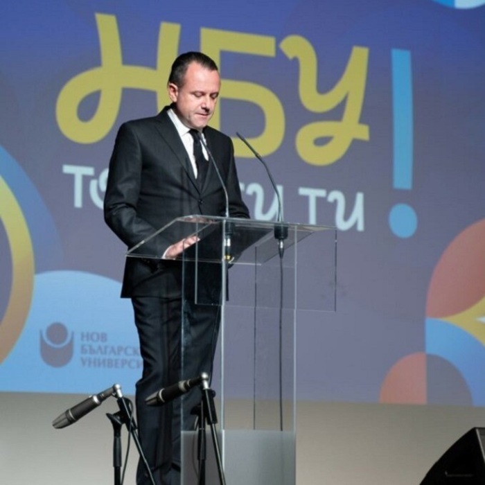 qvor-gurdev_700x700_crop_478b24840a