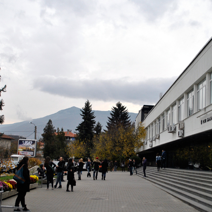 dsc0009_700x700_crop_478b24840a