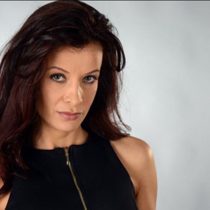 qna-hot-arena_700x700_crop_478b24840a