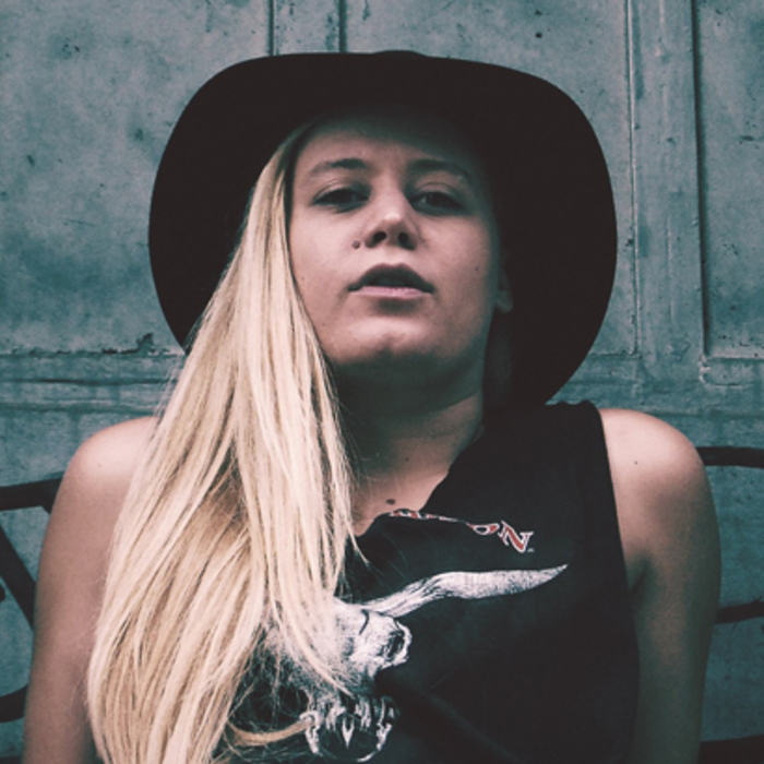 rene-karabash-jenata-dnes_700x700_crop_478b24840a