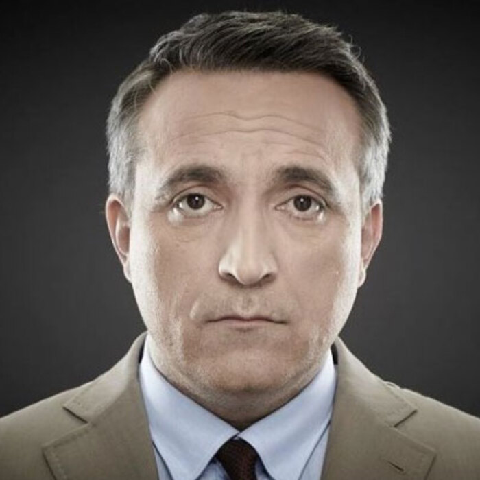 robert-qnakiev-tribune-bg_700x700_crop_478b24840a