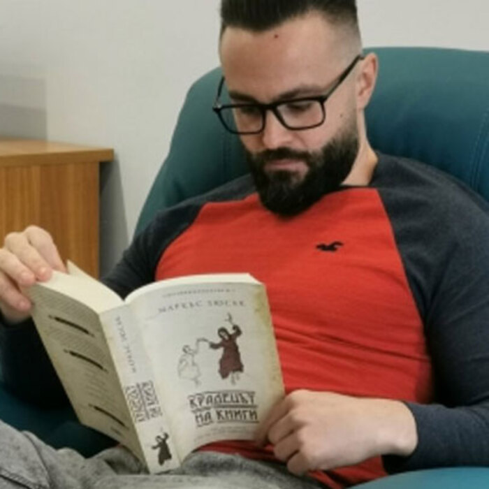 asen-kukushev2_700x700_crop_478b24840a