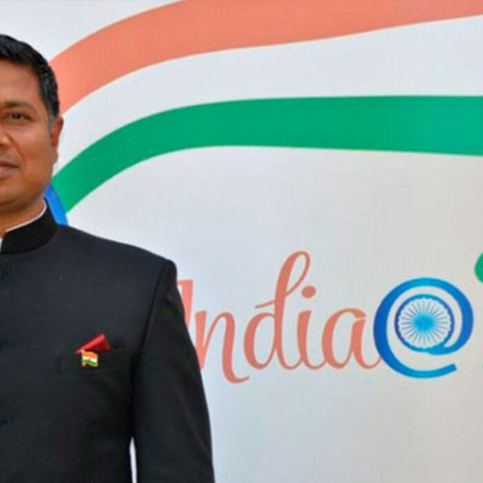 poslanik_700x700_crop_478b24840a