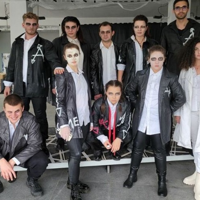 03-nbu_700x700_crop_478b24840a