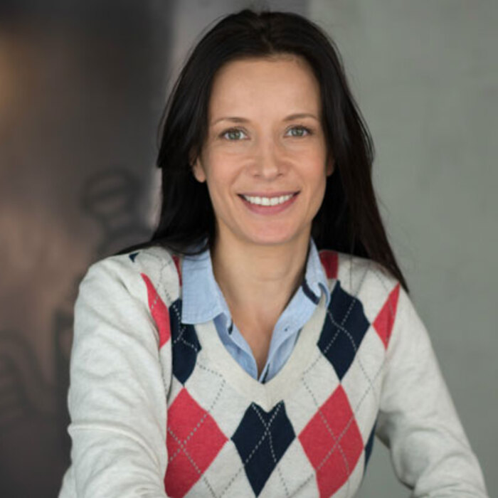 yana-marinova-cultinterview_700x700_crop_478b24840a