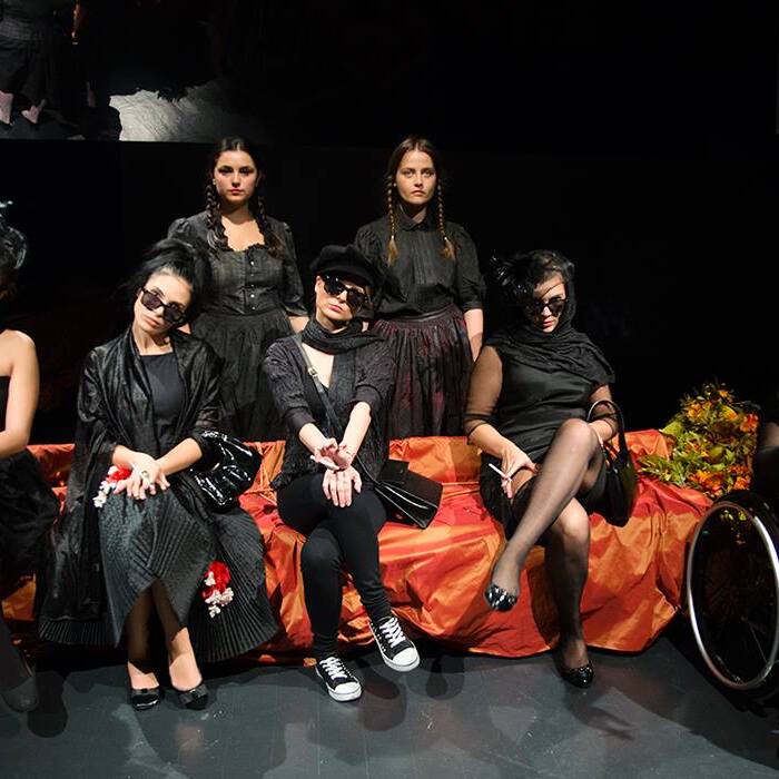 domut-na-bernarda-alba_700x700_crop_478b24840a