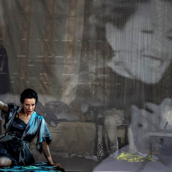 glas_700x700_crop_478b24840a