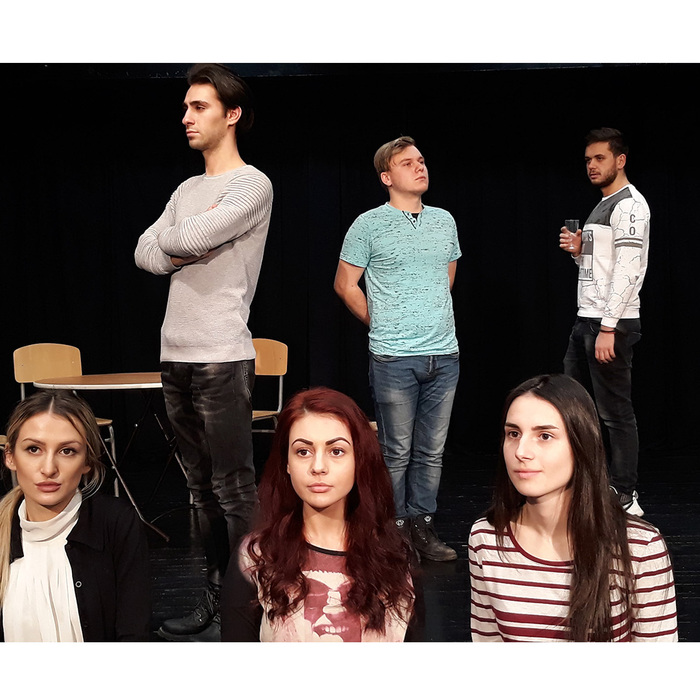 chehov01_700x700_crop_478b24840a