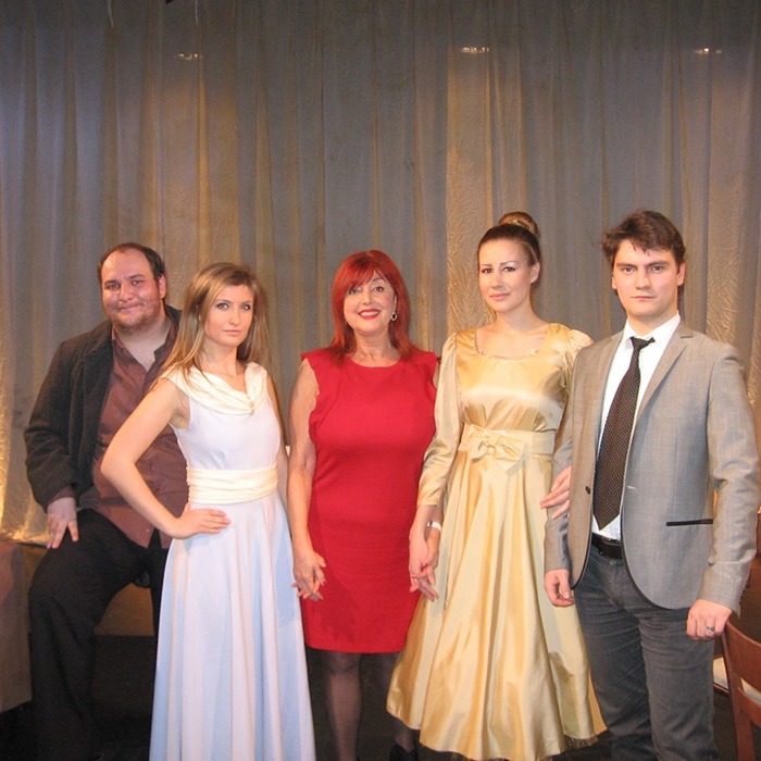 97182942-685856205316825-2022967336293629952-n_700x700_crop_478b24840a