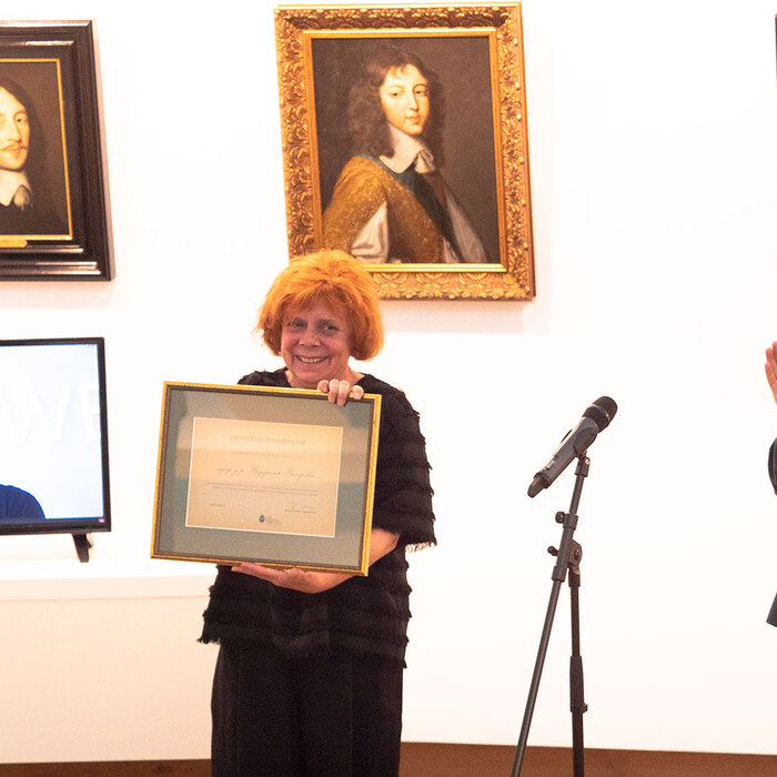 2588410_700x700_crop_478b24840a