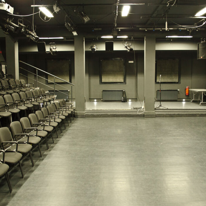 dsc-0018-copy-01_700x700_crop_478b24840a