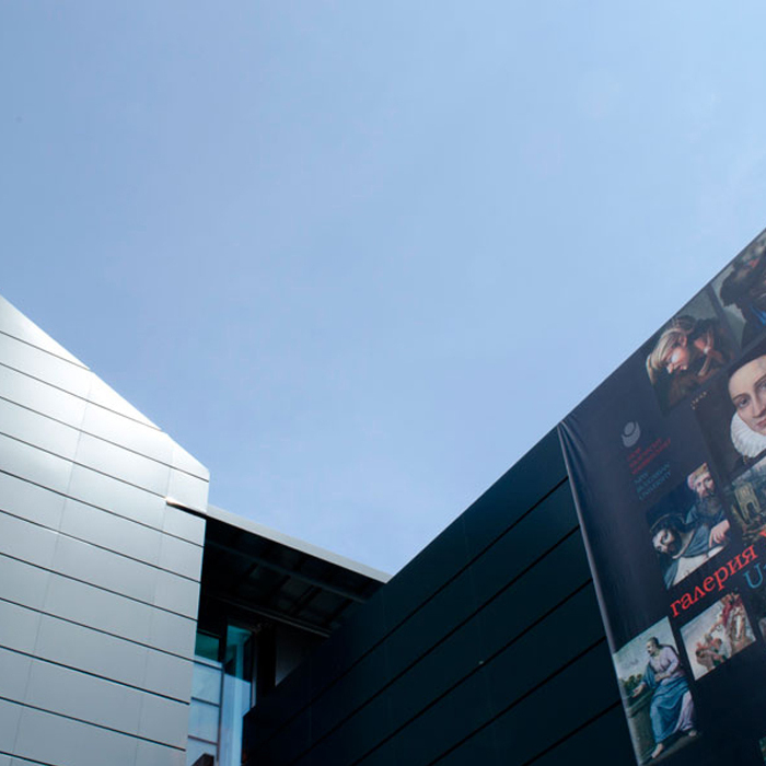 dsc0117-copy_700x700_crop_478b24840a