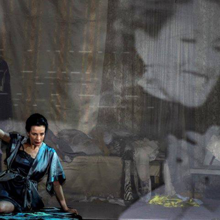 glass_700x700_crop_478b24840a